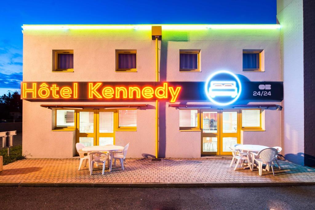 Certifikát, hodnocení, plakát nebo jiný dokument vystavený v ubytování Hôtel Kennedy Parc des Expositions