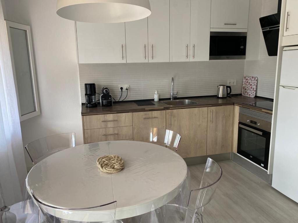 Kuchyňa alebo kuchynka v ubytovaní Apartamentos Stil Mar Anna - Stil Port Mar Anna