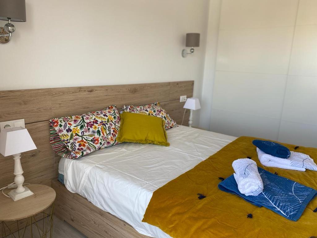 Posteľ alebo postele v izbe v ubytovaní Apartamentos Stil Mar Anna - Stil Port Mar Anna