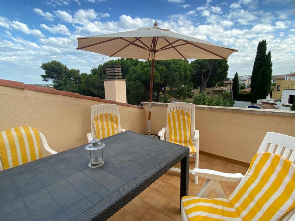 Balkón alebo terasa v ubytovaní Apartamentos Stil Mar Anna - Stil Port Mar Anna