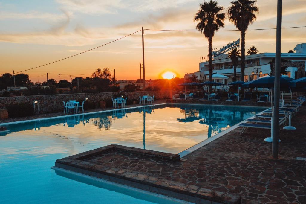 Bazén v ubytování Picchio Hotel Pescoluse nebo v jeho okolí