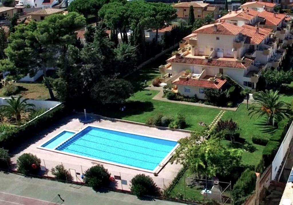 Bazén v ubytovaní Apartamentos Stil Mar Anna - Stil Port Mar Anna alebo v jeho blízkosti