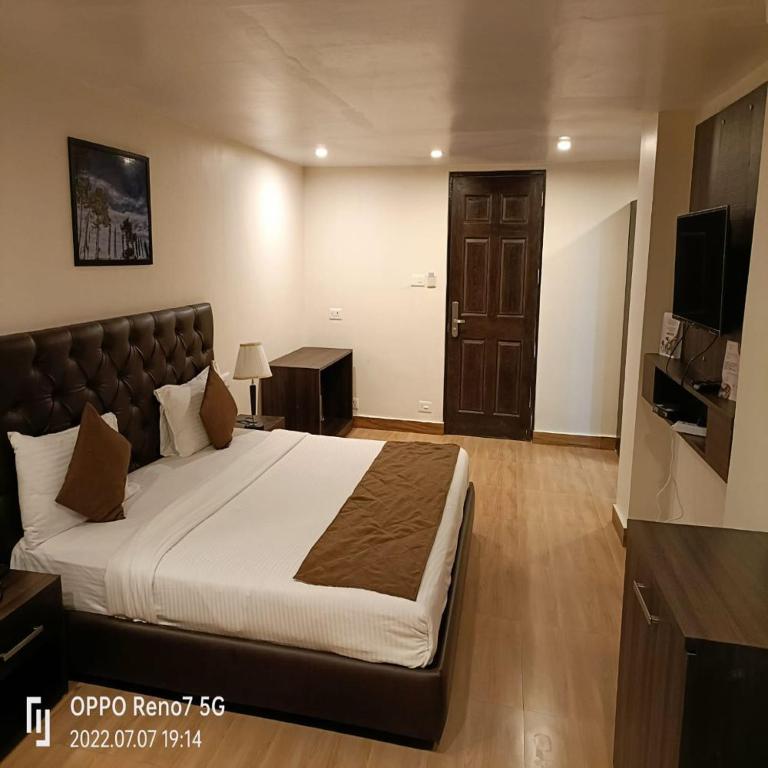 TV a/nebo společenská místnost v ubytování Istana Resort & Spa