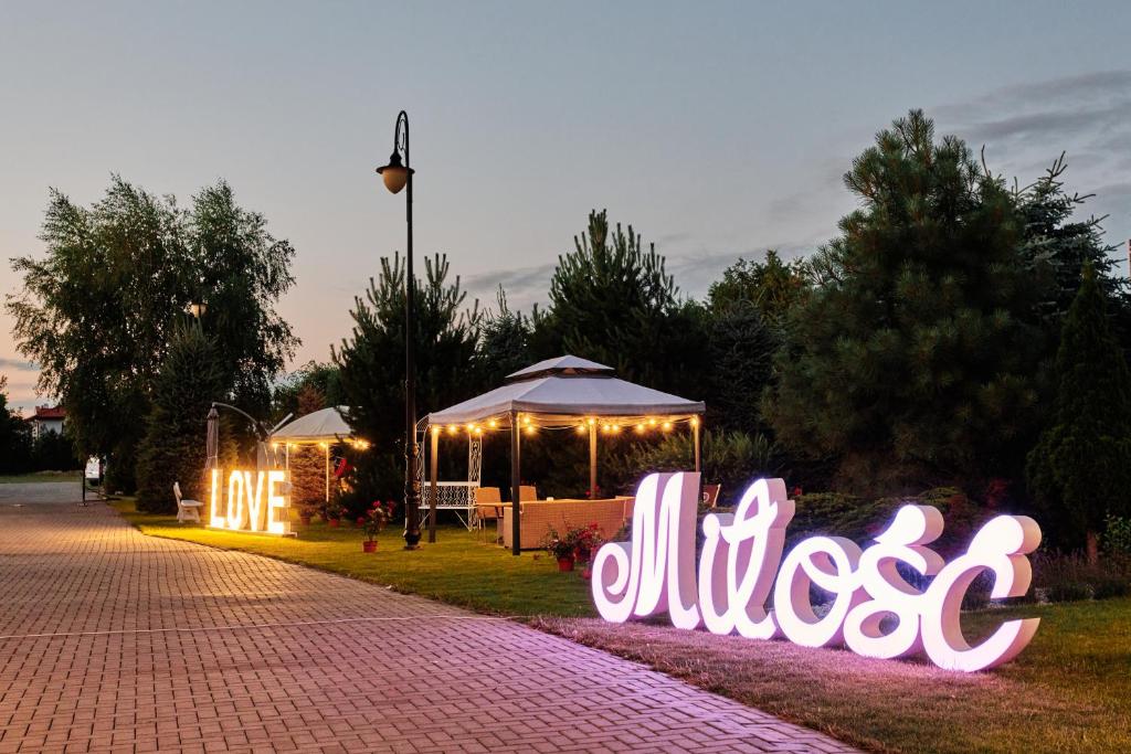 Bialy Dom Henlex Hotel Restauracja - Resim 16