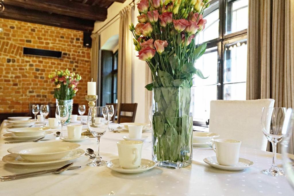 Restaurace v ubytování Zamek Królewski we Wschowie