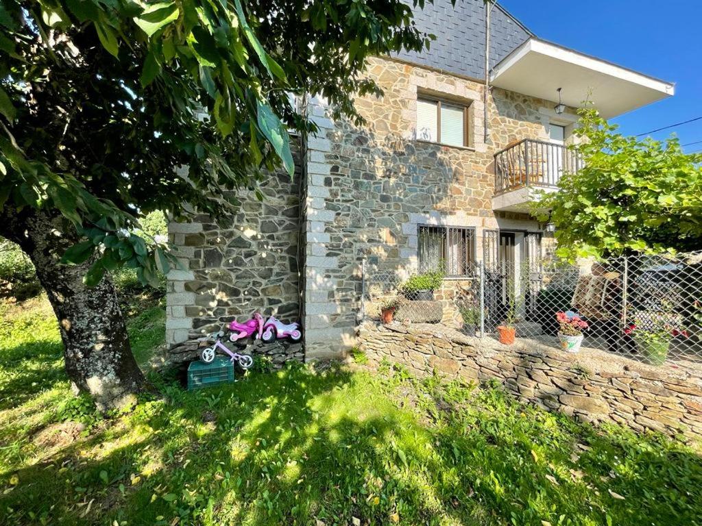 Zahrada ubytování Agradable casa con chimenea, en zona tranquila de Sanabria