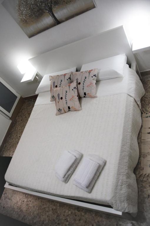 Posteľ alebo postele v izbe v ubytovaní Enry's House