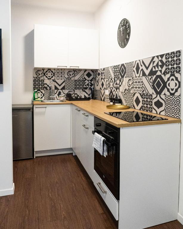 Flow Apartments Karl Wolf Park - Superior Apartment