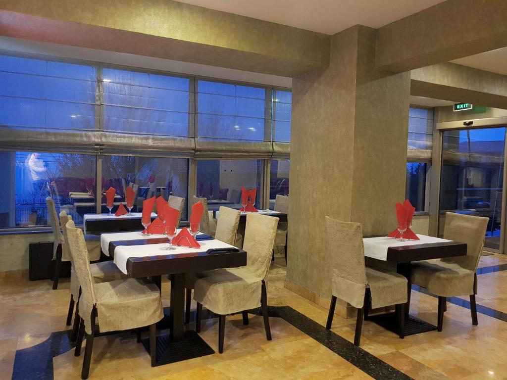 Restaurace v ubytování Hotel Royale