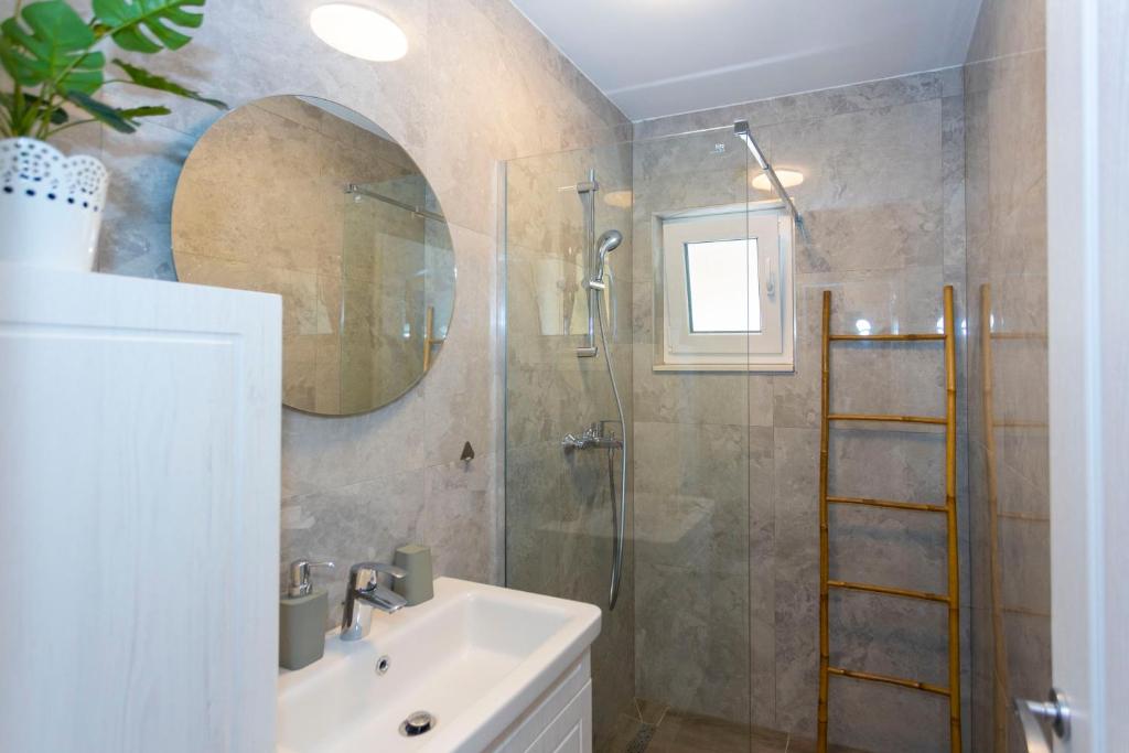 Kúpeľňa v ubytovaní City Apartment Nora, old town located, free parking