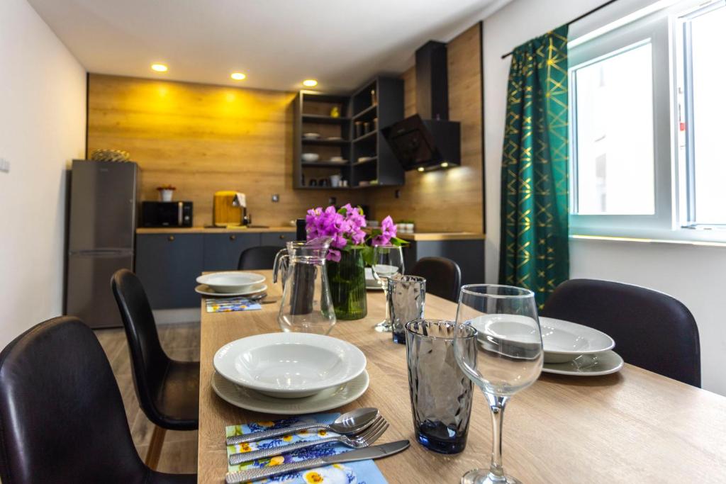 Kuchyňa alebo kuchynka v ubytovaní City Apartment Nora, old town located, free parking