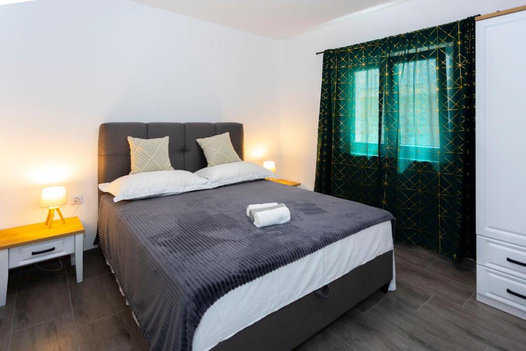 Posteľ alebo postele v izbe v ubytovaní City Apartment Nora, old town located, free parking