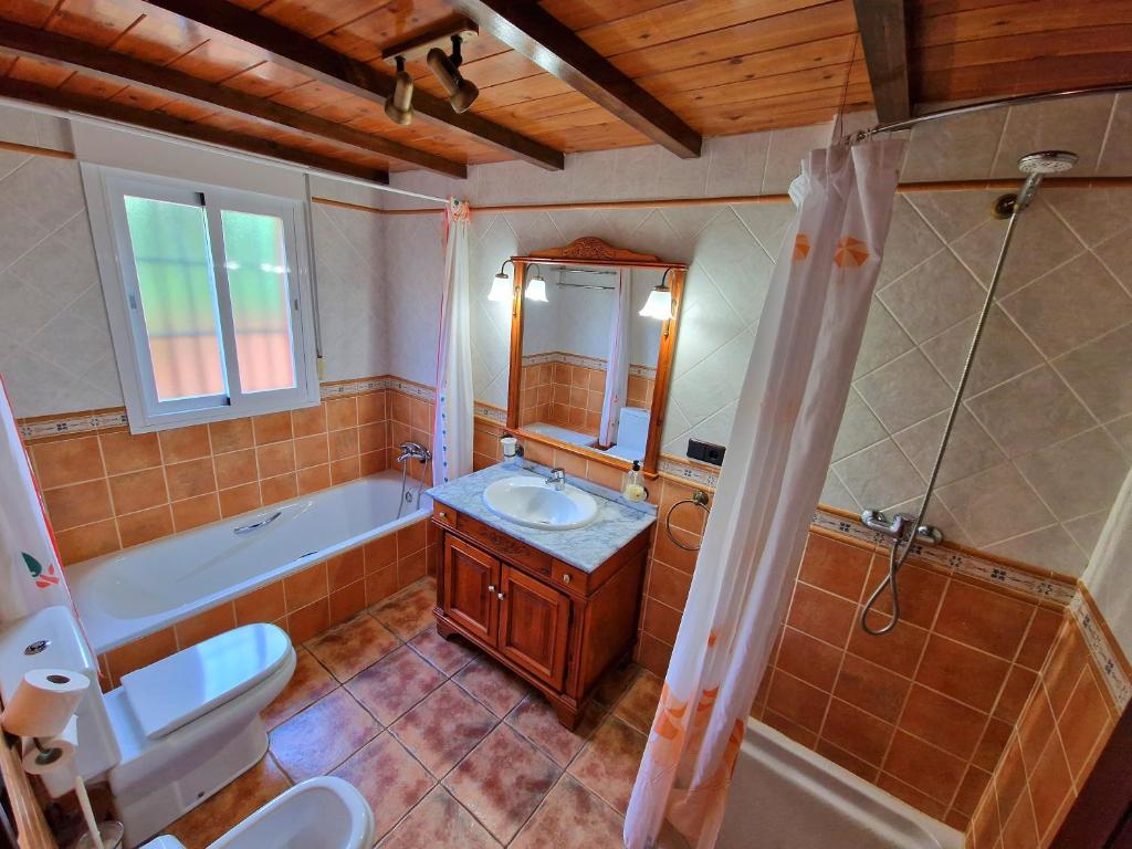 Kúpeľňa v ubytovaní Chalet El Parral - Piscina y Sala de Cine