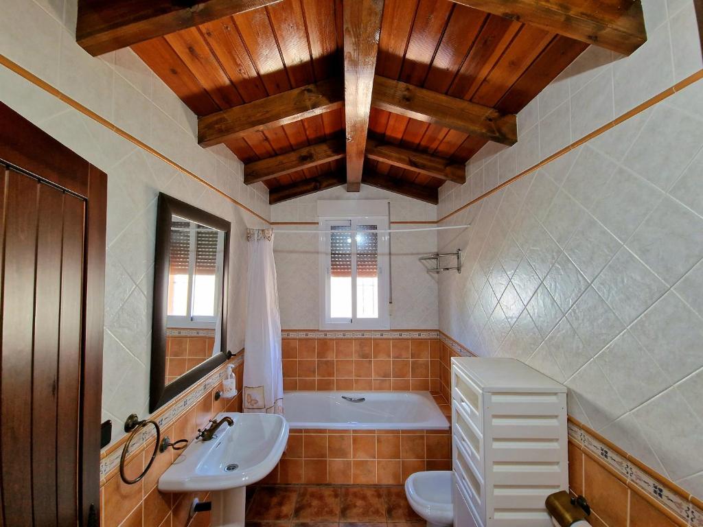 Kúpeľňa v ubytovaní Chalet El Parral - Piscina y Sala de Cine