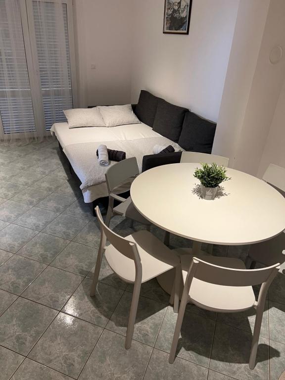 Część wypoczynkowa w obiekcie Apartman LOTA