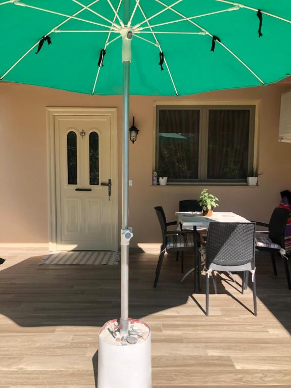 Patio nebo venkovní prostory v ubytování Olive house.