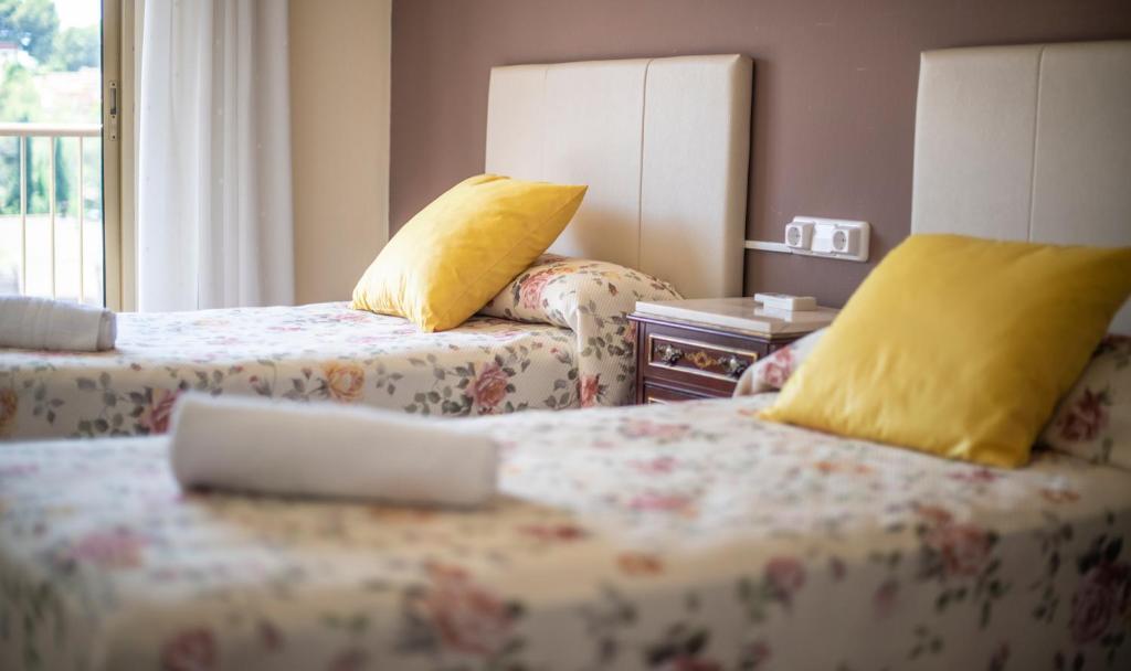 Posteľ alebo postele v izbe v ubytovaní TarracoHomes, TH156 Casa Roser Familiar y con Piscina Compartida