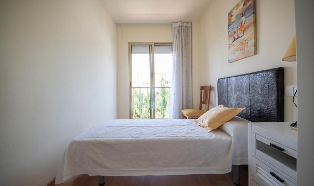 Posteľ alebo postele v izbe v ubytovaní TarracoHomes, TH156 Casa Roser Familiar y con Piscina Compartida