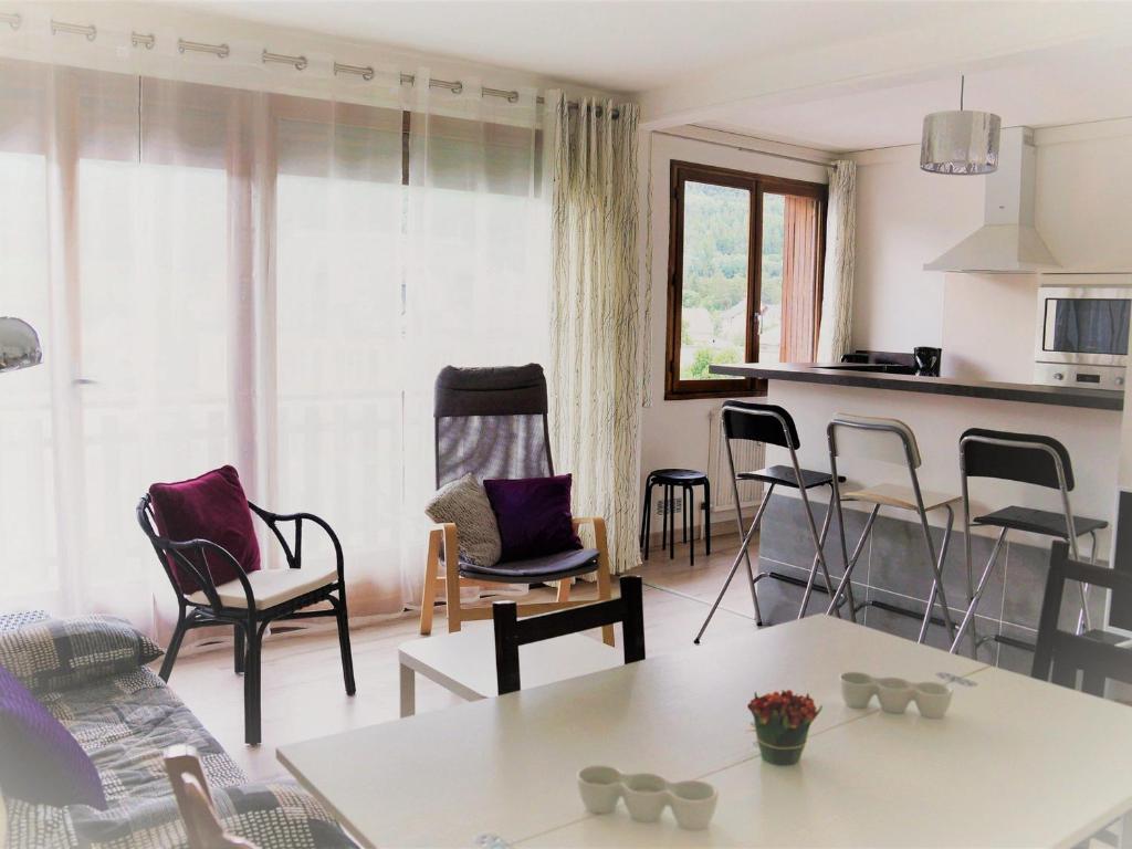 Appartement Barcelonnette, 3 pièces, 6 personnes - FR-1-165A-21 휴식 공간