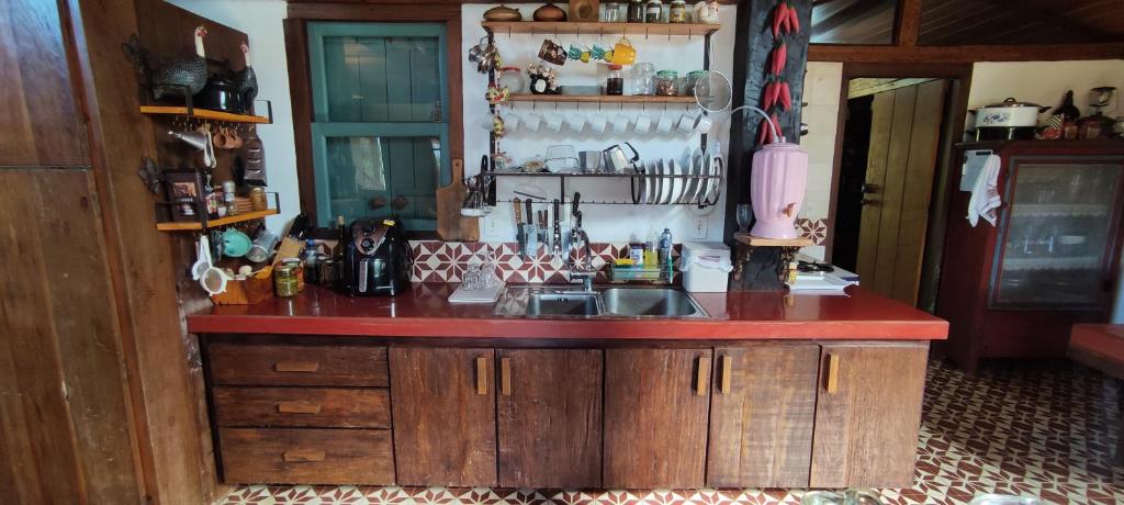 Lounge nebo bar v ubytování Pousada na Cervejaria Altezza - vista para Pedra Azul