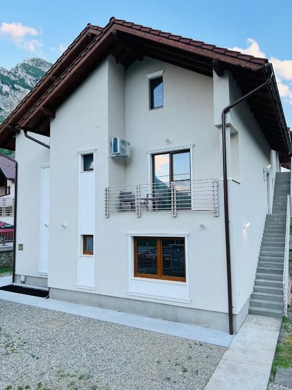 M House Băile Herculane - Double Room With Mountain View