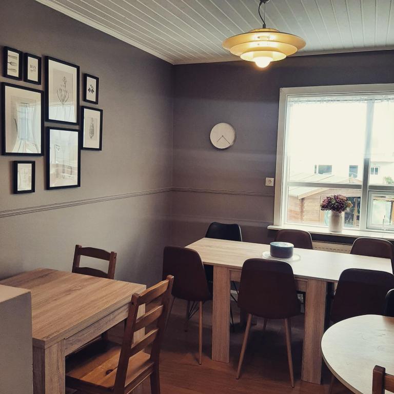 Restaurace v ubytování Grindavik Guesthouse self check in & out