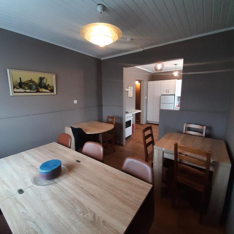 Posezení v ubytování Grindavik Guesthouse self check in & out
