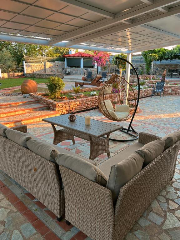 Posedenie v ubytovaní Kalamata Garden Suite