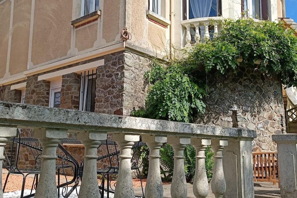 Balkon lub taras w obiekcie Gîte de charme atypique vue panoramique