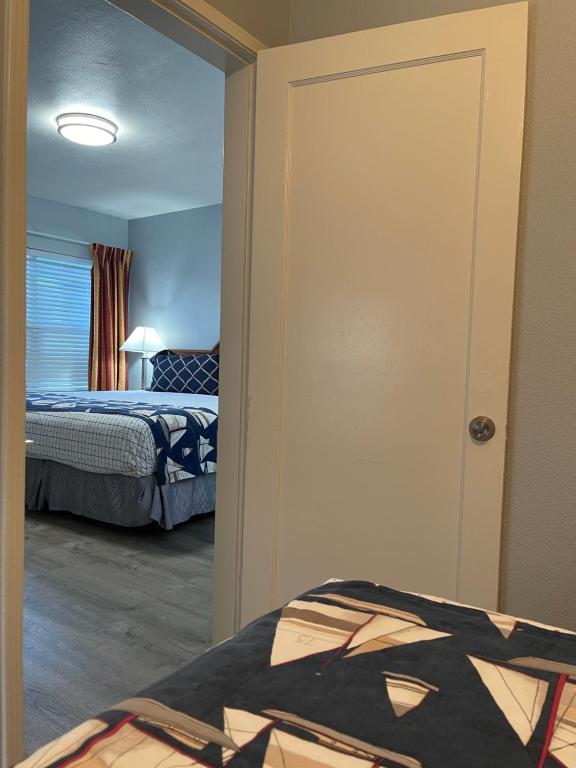 The Palomar Inn photo