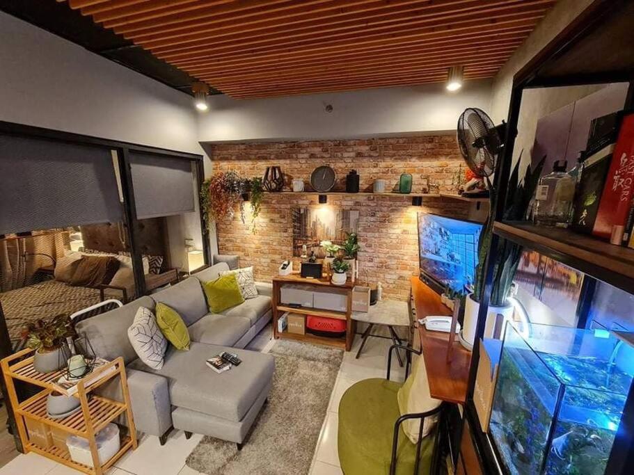 Deleted 10 - Housity