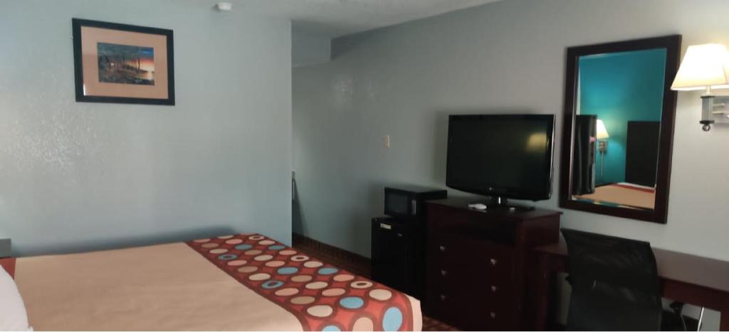 FairBridge Inn Express Stuttgart - King Room - Smoking