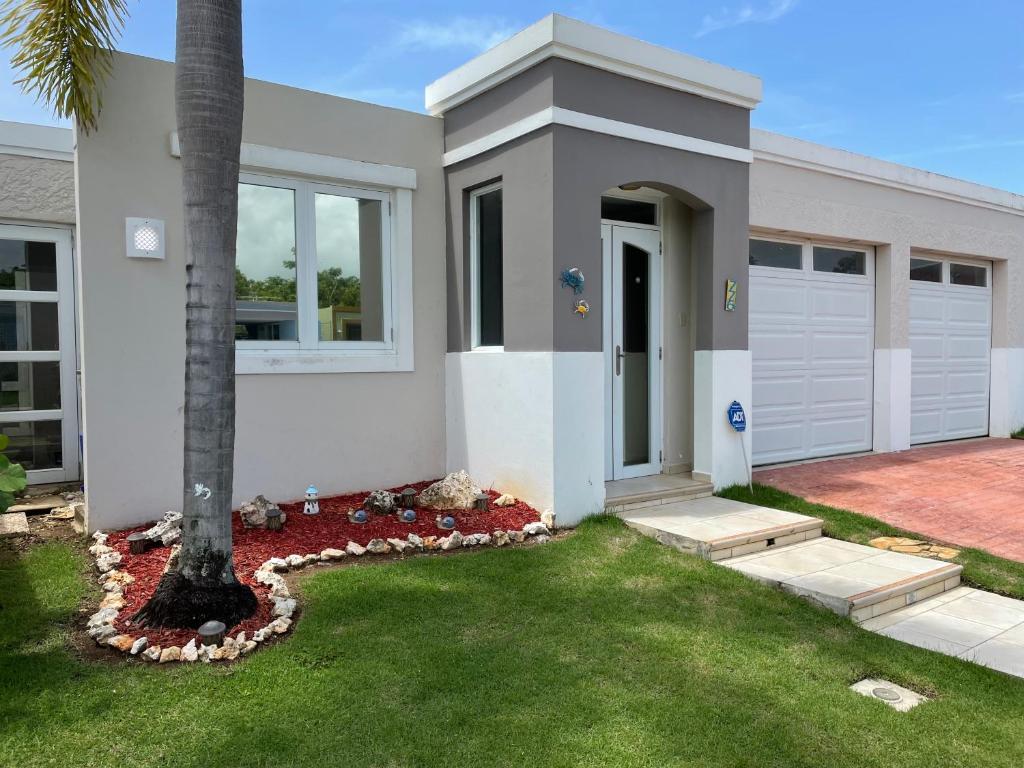 3 Bedroom 2 and 1/2 Batroom With Pool In Vega Baja, Vega Baja Updated