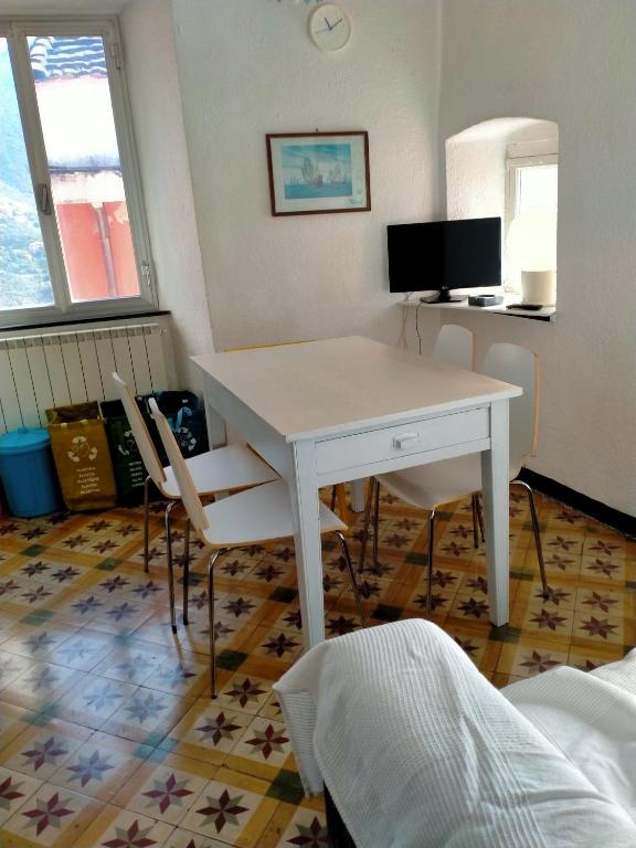 TV a/nebo společenská místnost v ubytování Trilocale in dimora tipica