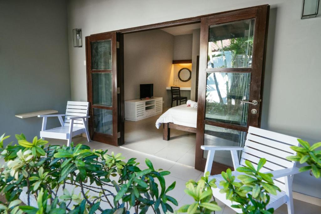 Balkón nebo terasa v ubytování Manta Dive Gili Trawangan Resort