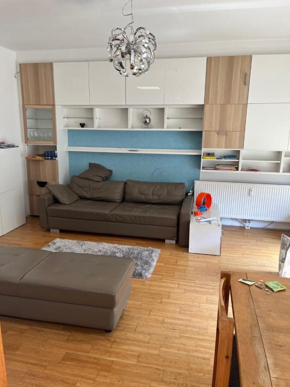 Posezení v ubytování Dachgeschosswohnung mit kostenlosem Parkplatz und Internet!