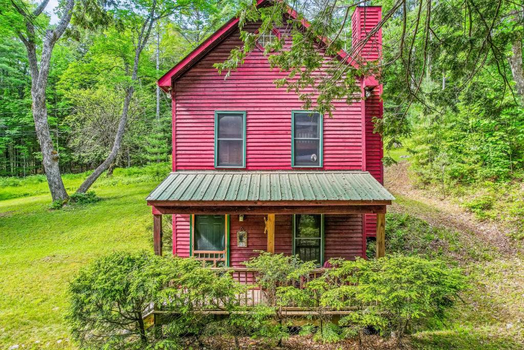 Gallery image of Brook Sound Cabin in Schroon Lake