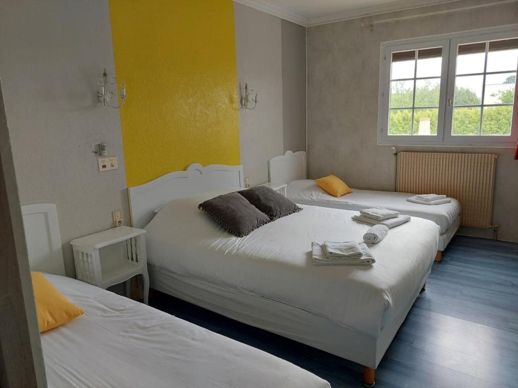 Le Mareuillais Hotel-Restaurant - Habitación Cuádruple