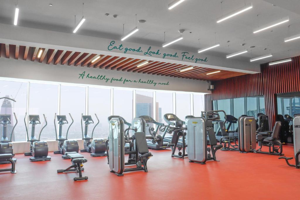 Fitness centrum a/nebo fitness zařízení v ubytování The Bentley Luxury Hotel & Suites