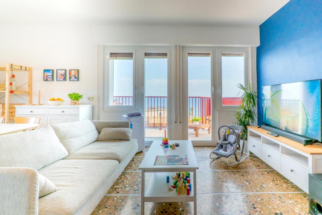 Televízia a/alebo spoločenská miestnosť v ubytovaní Babyaccomodation Family Heaven