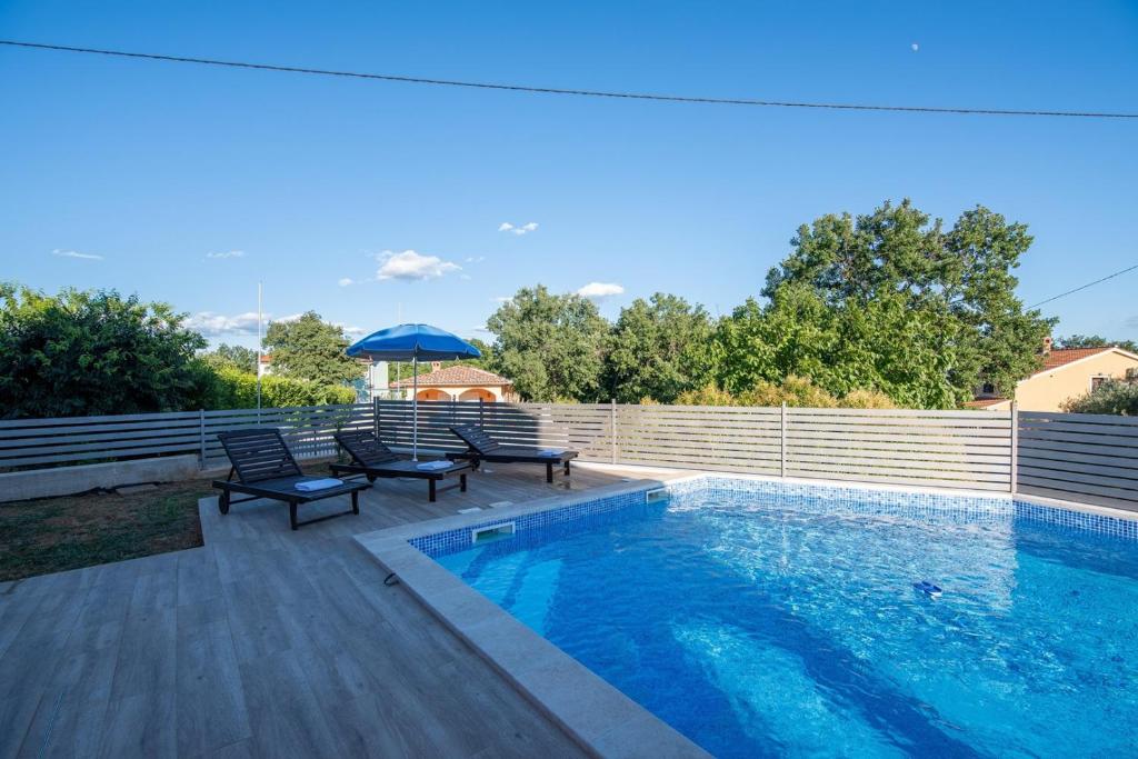 Bazén v ubytovaní Apartment Mariuccia with Private Pool alebo v jeho blízkosti