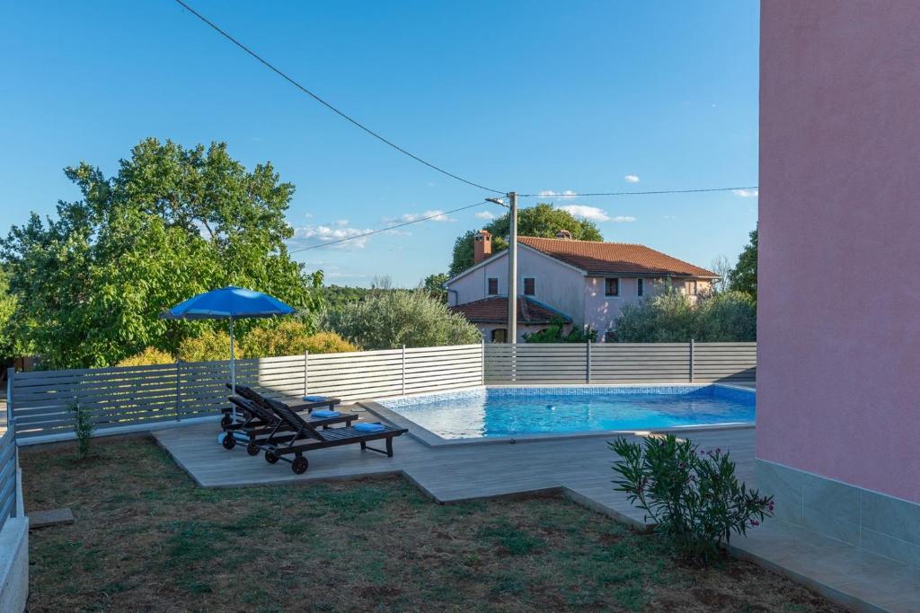 Bazén v ubytovaní Apartment Mariuccia with Private Pool alebo v jeho blízkosti