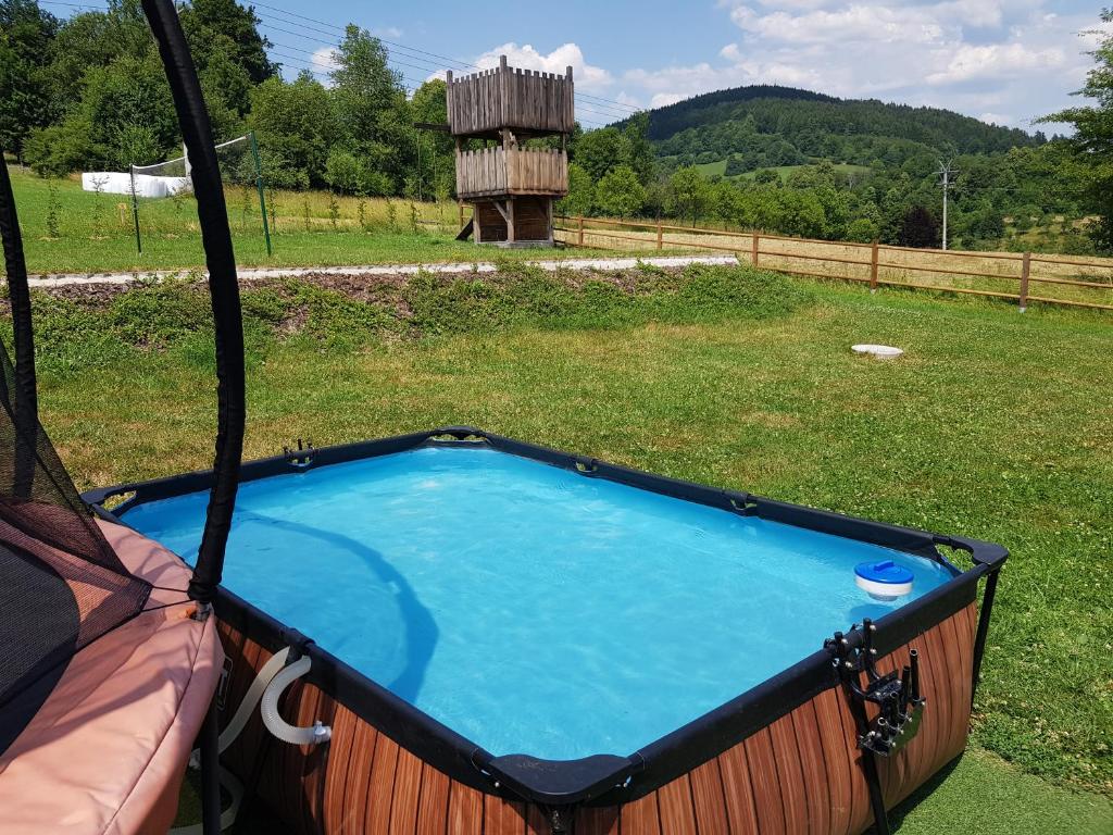 Bazén v ubytovaní Chata Hrozenka WELLNESS alebo v jeho blízkosti