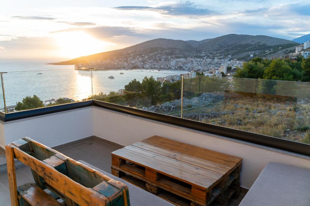 Hilltop Heaven Hotel - Image 9