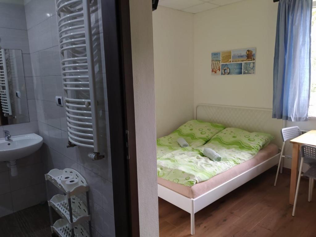 Pokoje Tanie Spanie - Familiekamer Met Eigen Badkamer