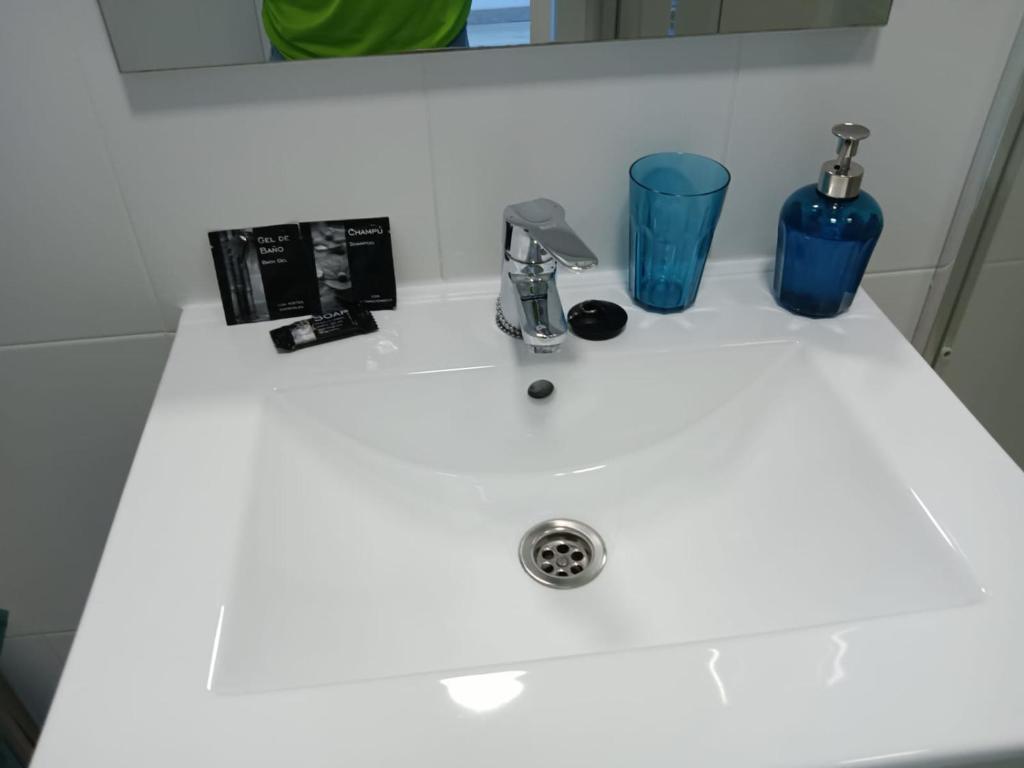 Zdjęcie z galerii obiektu Apartamento Con Encanto 'Larios Street II' w Maladze
