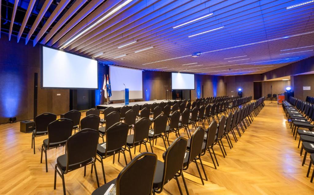 Akademis Academia - 6