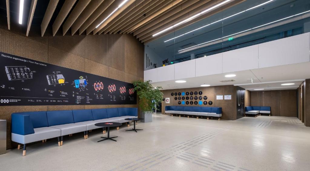 Akademis Academia - 18