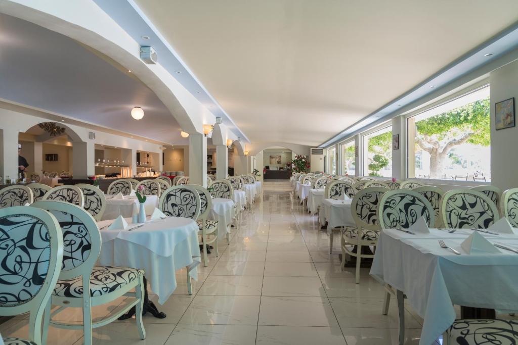 Restaurace v ubytování SANDY BEACH