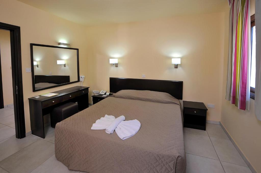 Nelia Gardens - Two-Bedroom Apartment